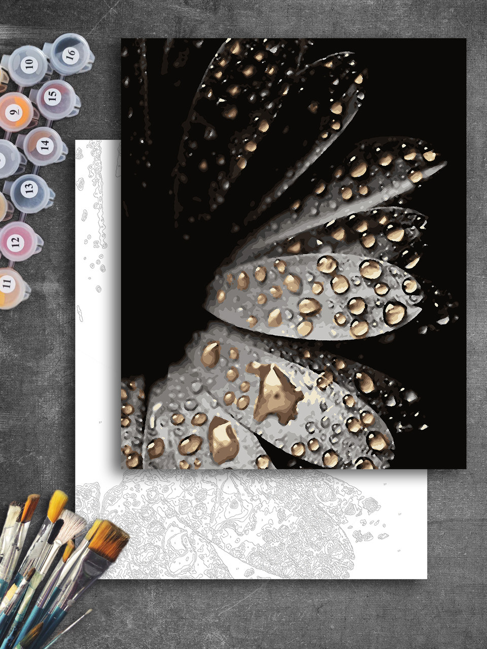 ЗОЛОТА Картина по номерам колекції "Art Millennium" на полотні із золотими фарбами "Пелюстки з росою"